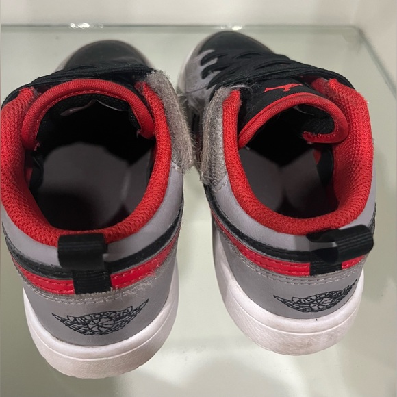 Nike Air Jordan’s Kids Black and Red Sneakers 13c - Picture 8 of 8